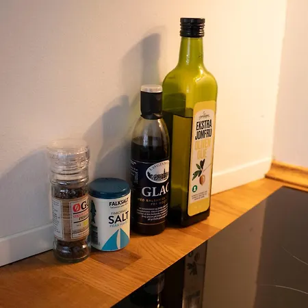 Spacious I 5 Minutes To Metro