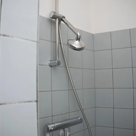 Spacious I 5 Minutes To Metro *