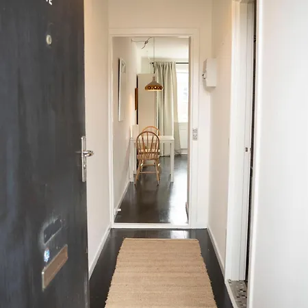 Spacious I 5 Minutes To Metro Copenhague