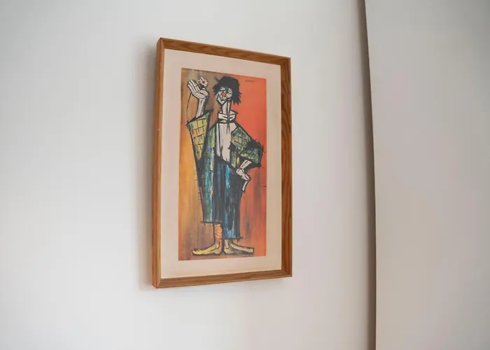 Spacious I 5 Minutes To Metro Lägenhet