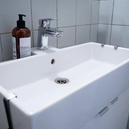شقة Spacious I 5 Minutes To Metro *