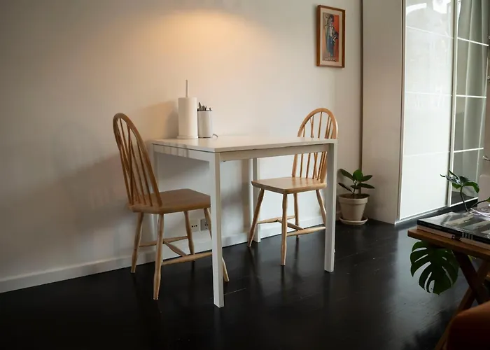 דירה Spacious I 5 Minutes To Metro *